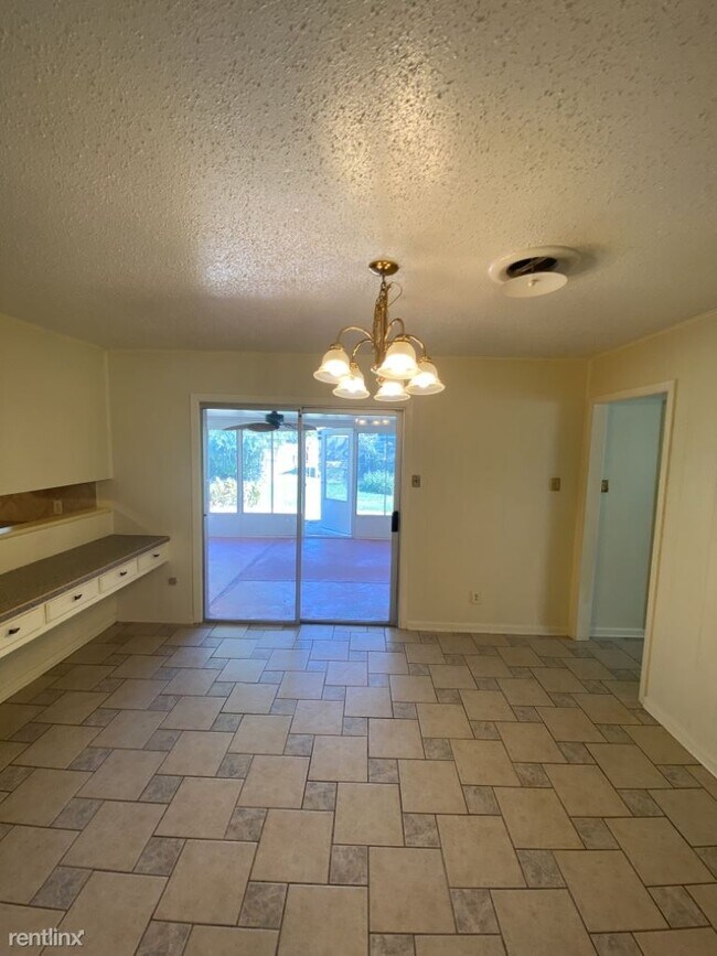 Foto del edificio - 3 br, 1 bath House - 1512 S W S Young Dr