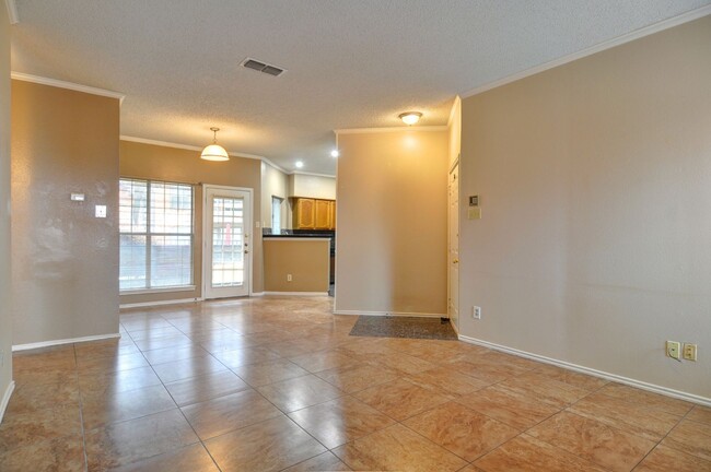 Building Photo - Monticello Condo