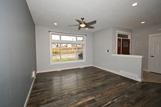 Photo du bâtiment - 4724 Gannett Rd