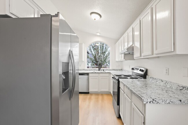 Building Photo - 3066 SW Corbeth Ln