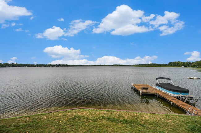 Foto del edificio - Year Round Rental Available on Wall Lake