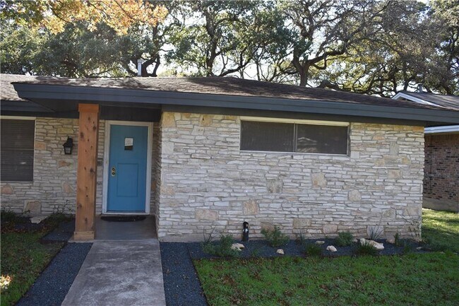 Foto del edificio - 2001 Oakglen Dr
