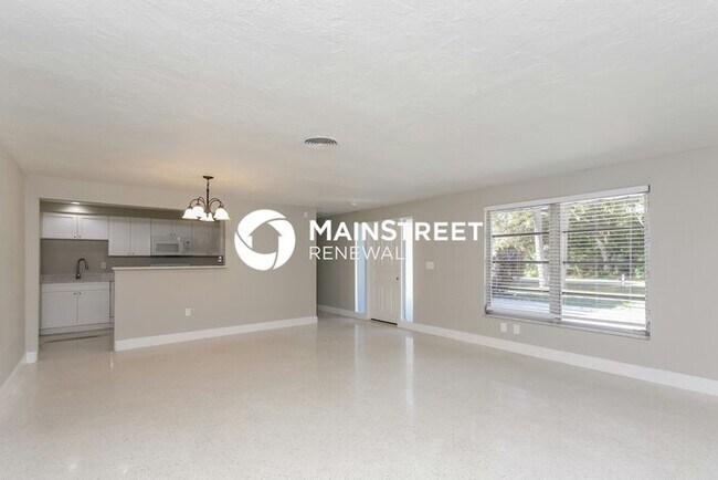 Building Photo - 3 Bedroom Pet-Friendly Home in Venice, FL with Main Street Renewal