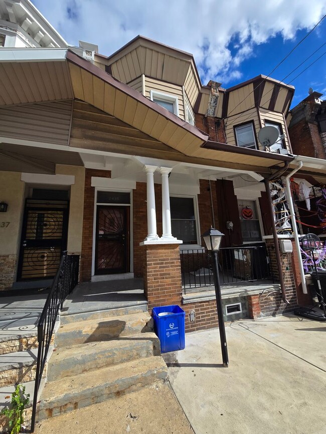 Building Photo - 2435 N 25th St