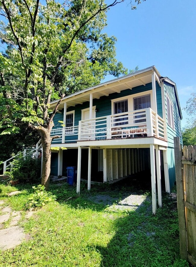 Building Photo - 1722 1/2 Orange St