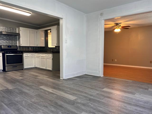 Building Photo - 709 Odell St
