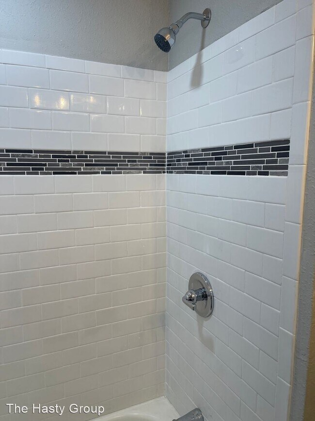 Building Photo - 2 br, 1 bath House - 115 Park Ave 1S