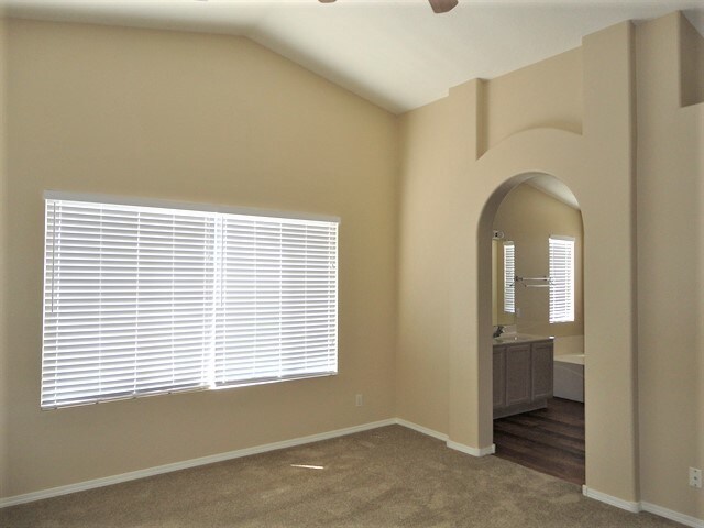 Foto del edificio - 836 Toadlena Meadows Drive NE