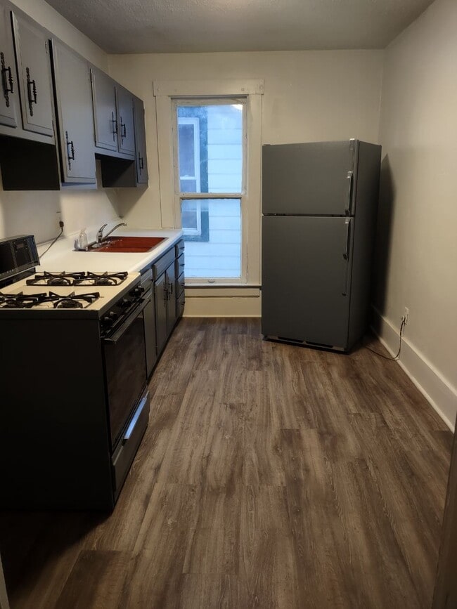 Cocina - 211 S Western Ave