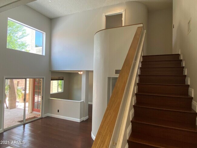 Foto del edificio - 4110 E Mountain Vista Dr