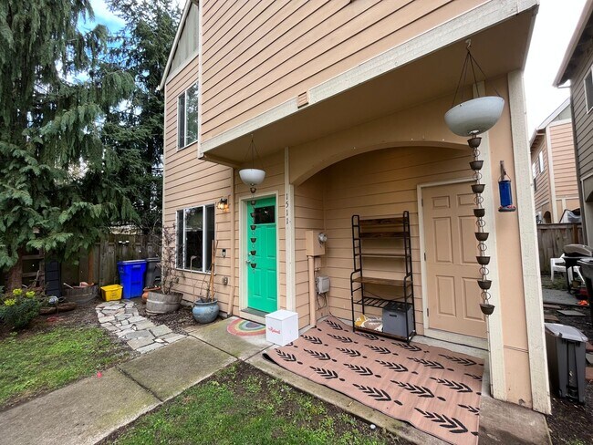 Foto del edificio - Beautiful 3 Bed, 2.5 Bath Detached Townhom...