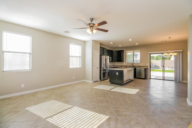 Foto del edificio - 4165 E Thunderheart Trail