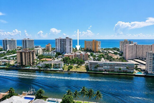 Foto del edificio - 400 N Riverside Dr