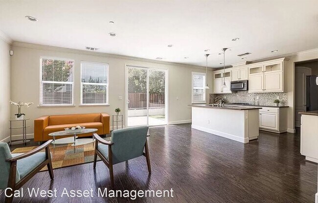 Building Photo - 4 br, 2.5 bath House - 168 Lusitano Way
