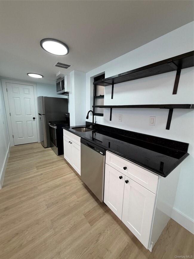 Foto del edificio - 119 W 227th St