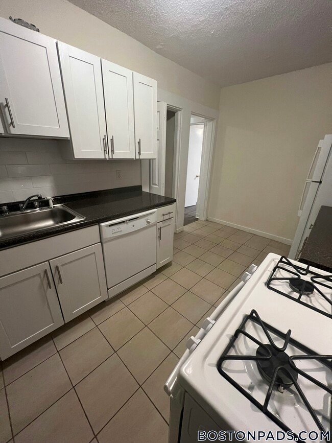 Building Photo - 7 Barrows St