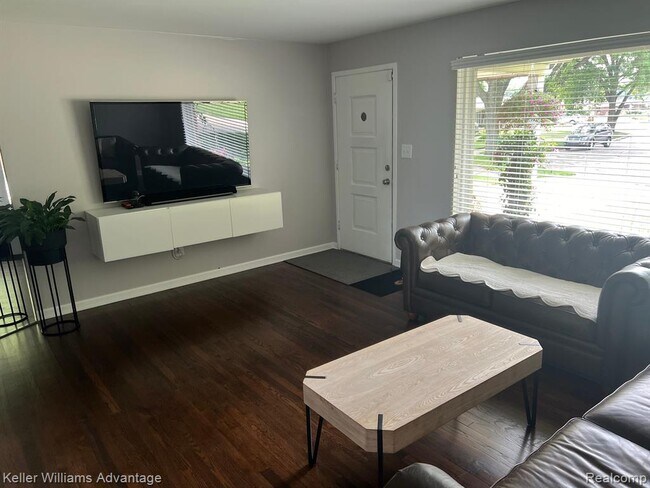 Foto del edificio - 37504 Howell St