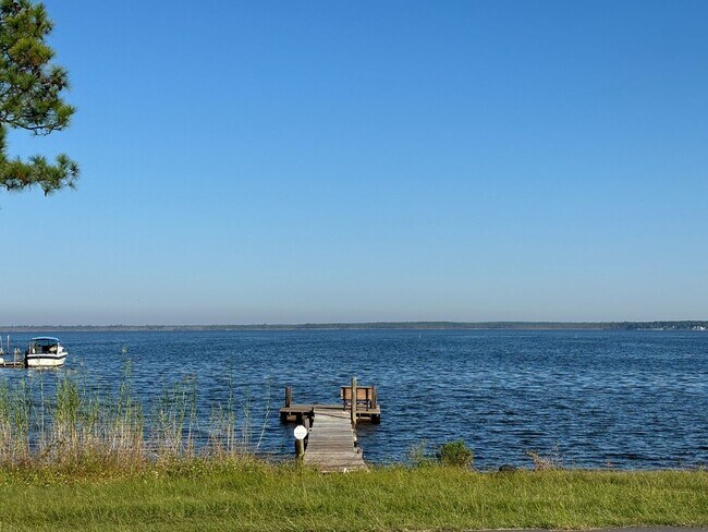 Foto del edificio - Breathtaking views of Perdido Bay!