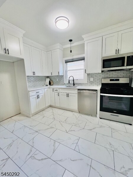 Building Photo - 426 Miltonia St