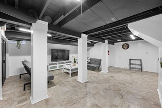 Building Photo - 2009 Sharon St