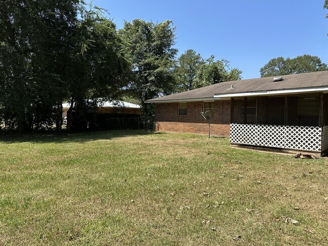 Building Photo - 6 Mancuso Dr