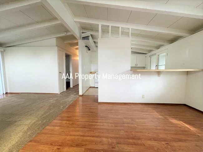 Building Photo - Martinez! 3 bedroom 1 bath Single family h...