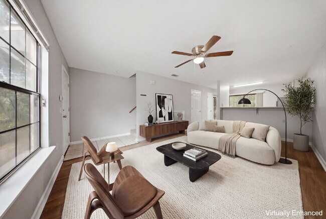 Foto del edificio - 2 bedroom x 2.5 bathroom! Great Location and Price! Guest Bathroom!