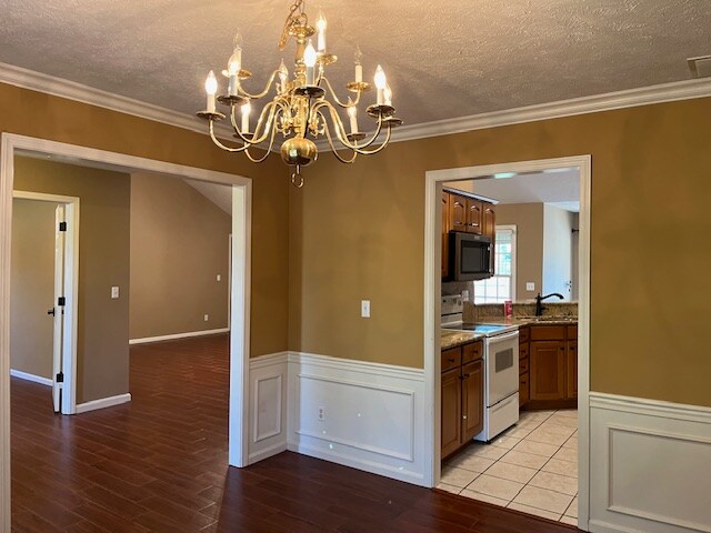 Foto del edificio - 8177 Amhurst Dr