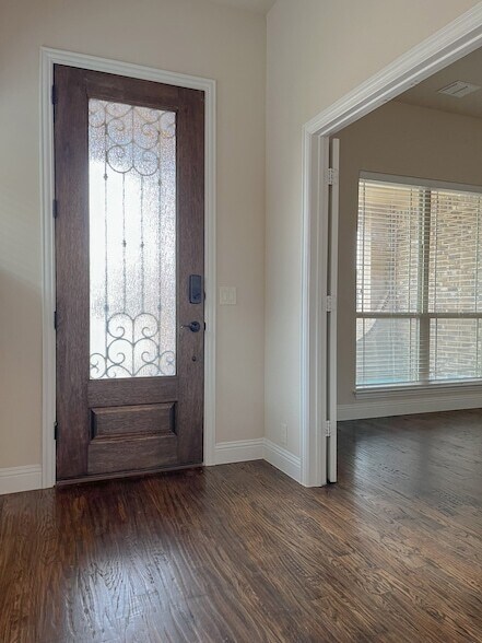 Foto del edificio - 1205 Roadrunner Dr