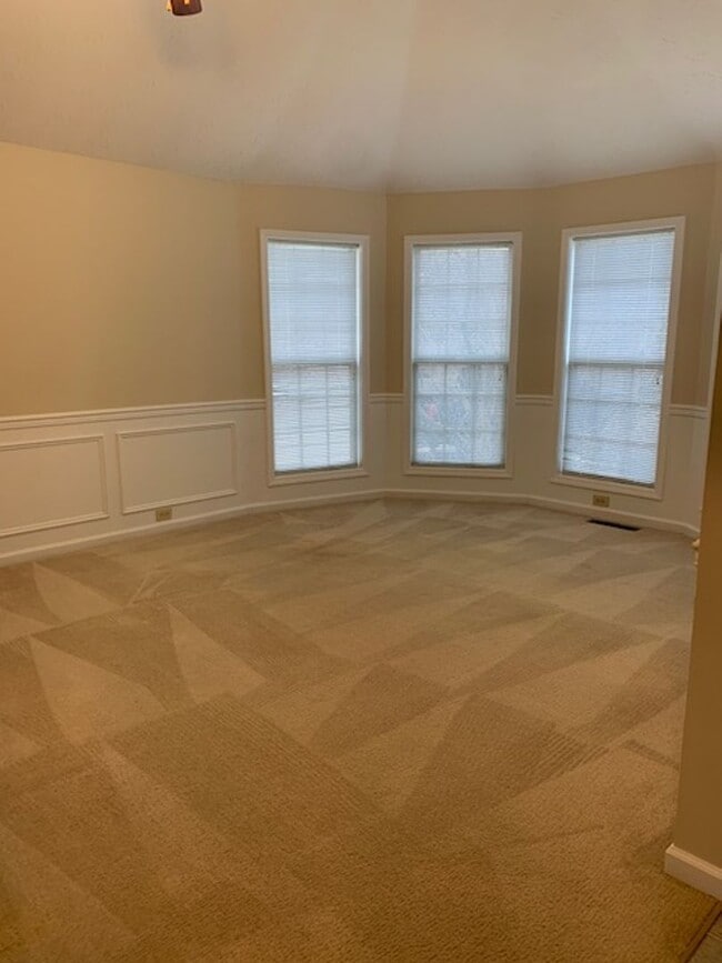 Building Photo - Chilesburg home with full unfinished basement  260206