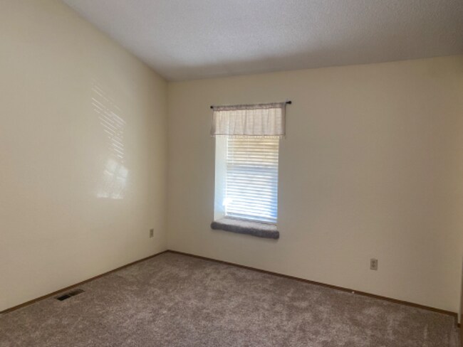 Building Photo - 8892 Brompton Way