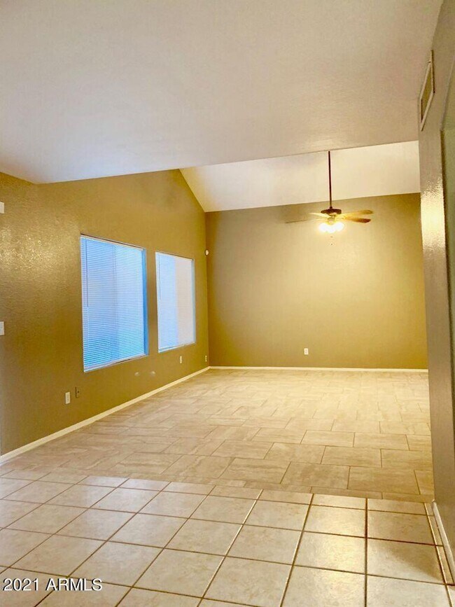 Building Photo - 7565 W Comet Ave