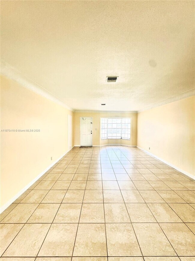 Foto del edificio - 2719 NE 32nd St