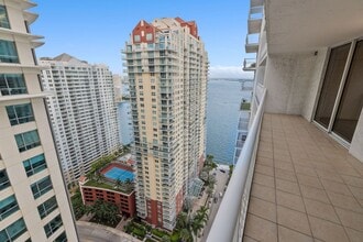 Building Photo - 1200 Brickell Bay Dr