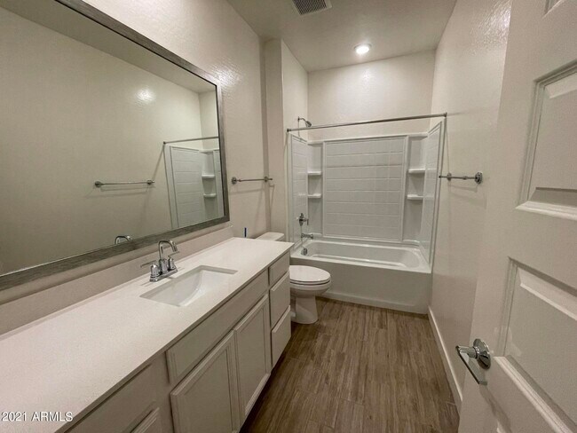 Foto del edificio - 16739 W Sand Hills Rd