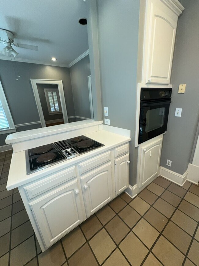 Foto del edificio - ?1618 17th Avenue - Lakebottom