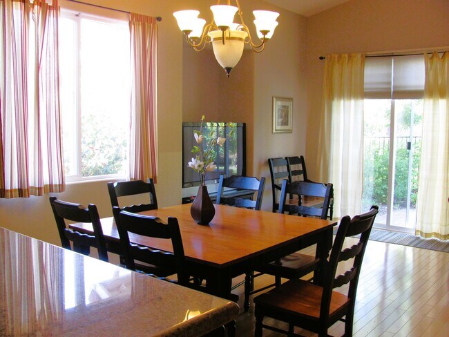 Building Photo - Spacious Home in Gated Community