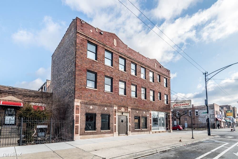 Primary Photo - 3 br, 2 bath Apartment - 5100 W Madison St