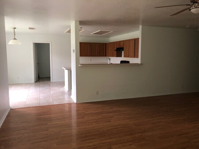 Barra de cocina - 867 Spyglass Dr