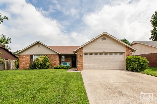 Exterior - 4420 W Beaver Ln