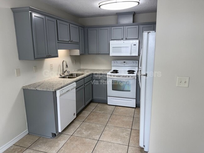 Foto del edificio - 9980 Bowman Ave