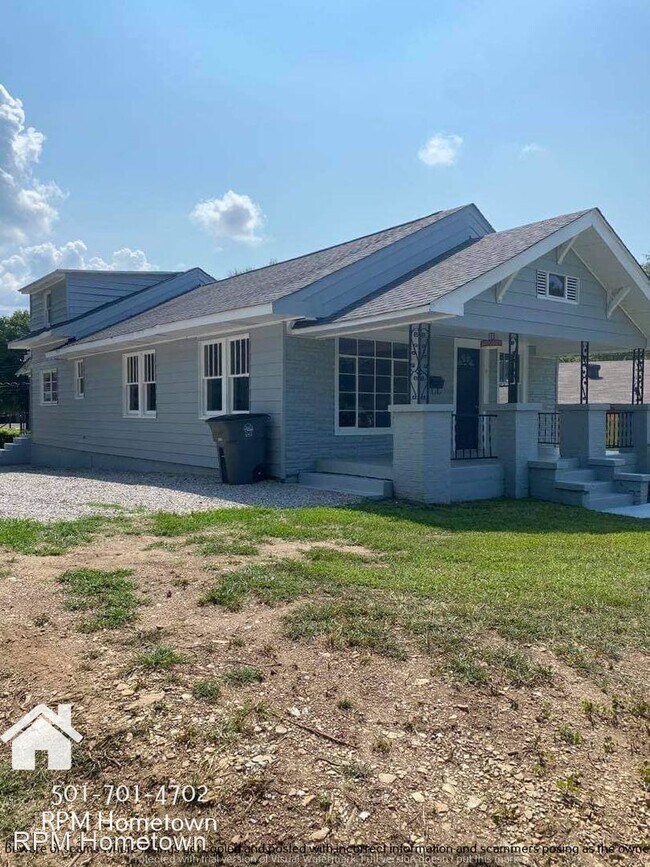 Foto del edificio - 3 br, 1 bath House - 713 Pleasant St.