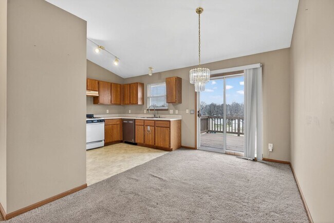 Foto del edificio - Charming 3 Bedroom with Garage!