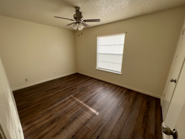 Foto del edificio - 1702 Kirk Ave