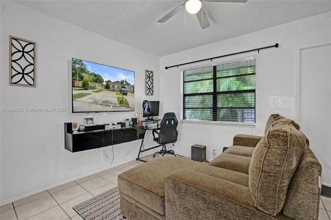 Foto del edificio - 5606 Hayes St