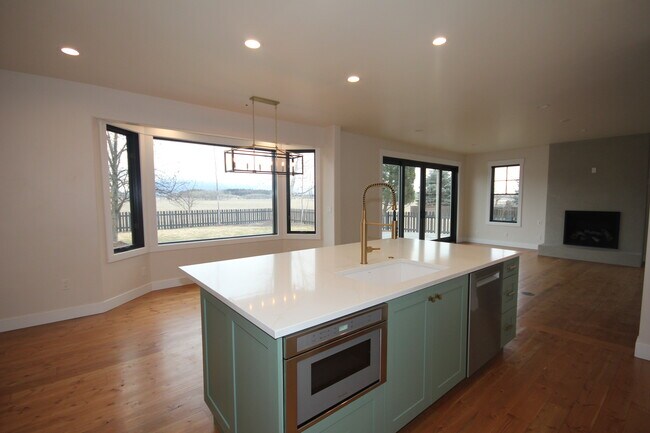 Foto del edificio - 1023 Creekview Dr