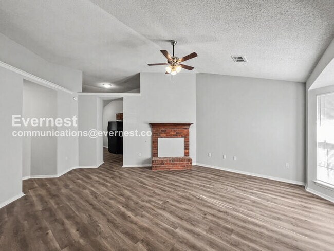 Foto del edificio - 7625 Iris Dr