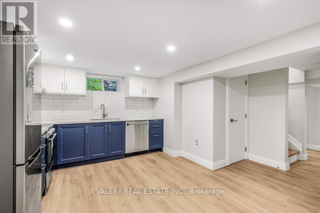 Photo du bâtiment - 116 Manor Rd E