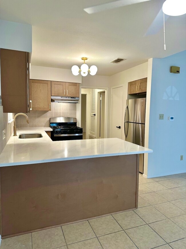 Kitchen - 1302 Thornridge Rd