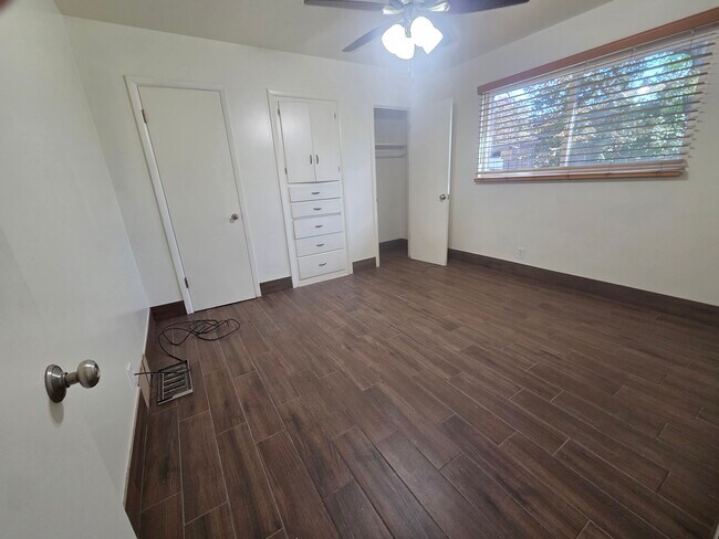 Foto del edificio - 395 W 1500 S